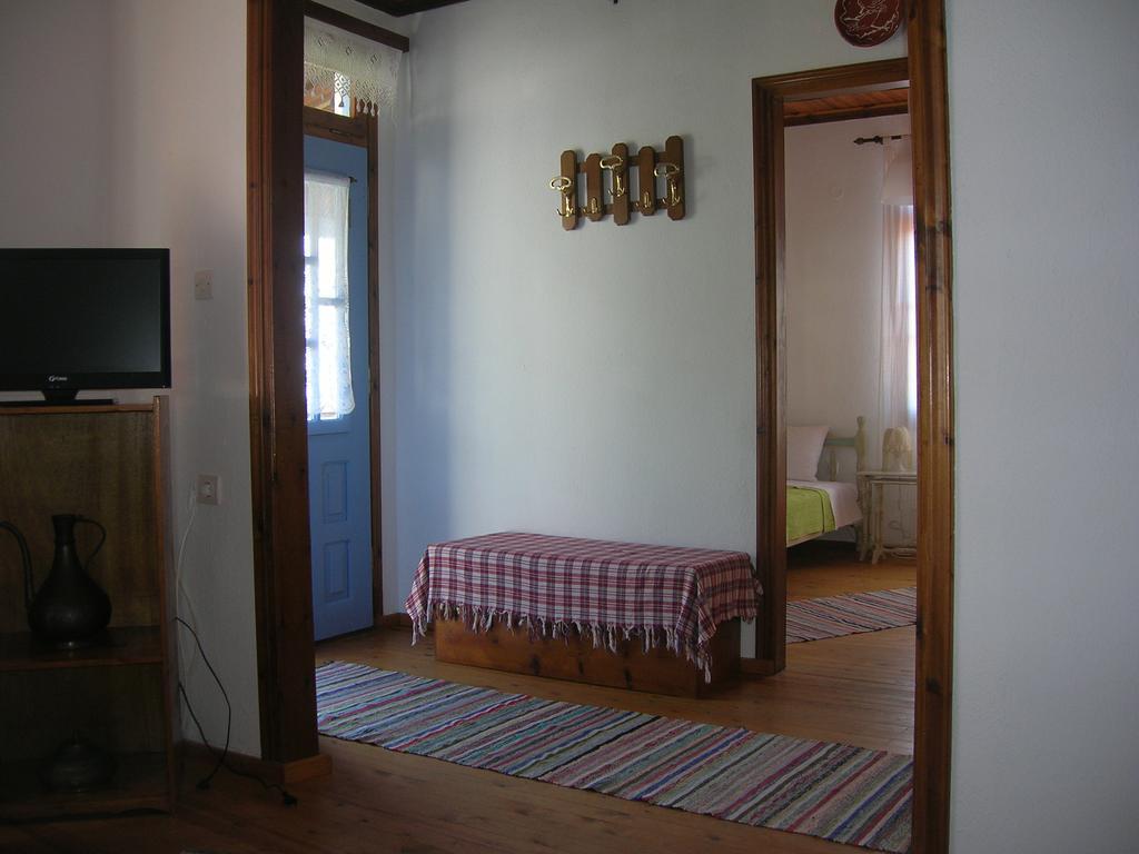 Athina'S House Affittacamere Skala Sotiros Esterno foto